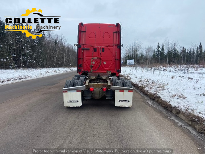 2012 Freightliner Cascadia Detroit DD15 - Image 6