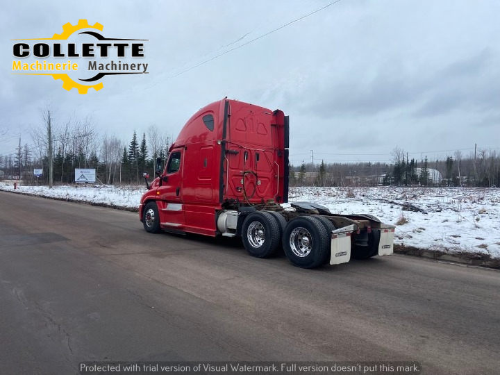 2012 Freightliner Cascadia Detroit DD15 - Image 4