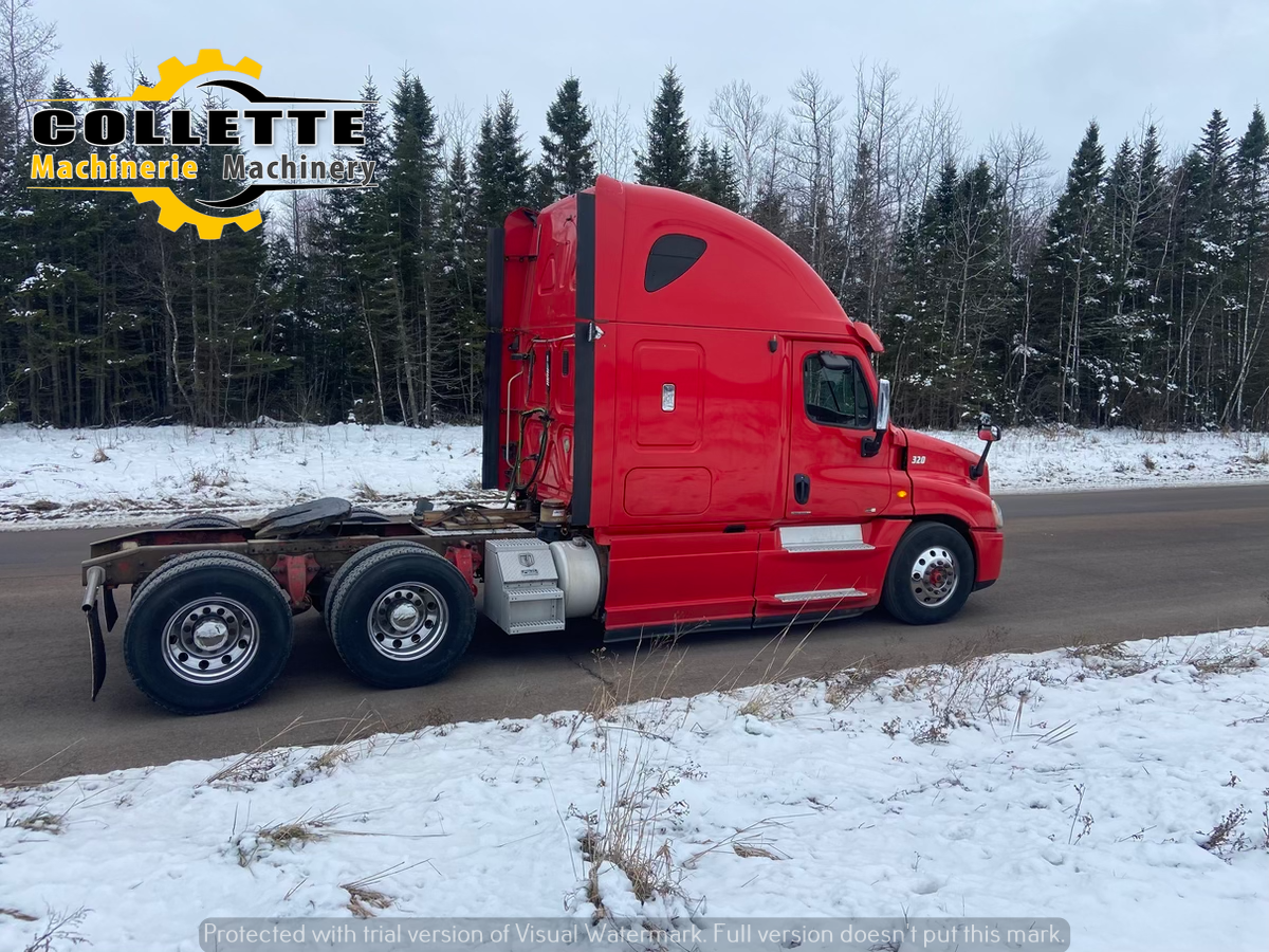 2012 Freightliner Cascadia Detroit DD15 - Image 7