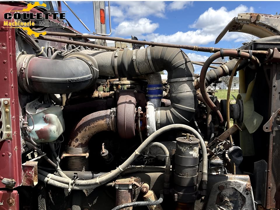 1995 Peterbilt 379 - Image 12