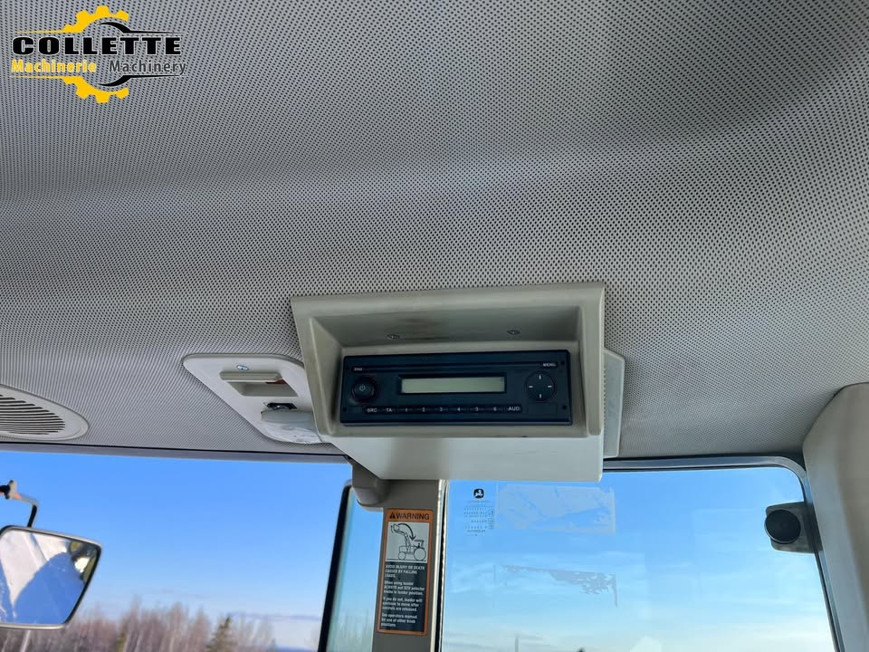 2015 John Deere 6115m - Image 13