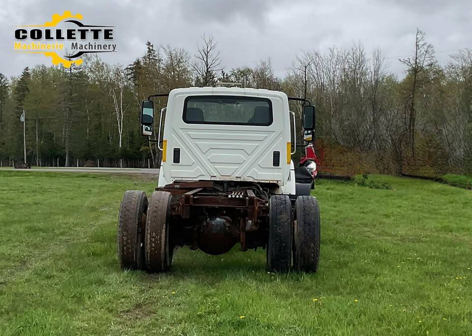 2012 International workstar 7300 truck - Image 6