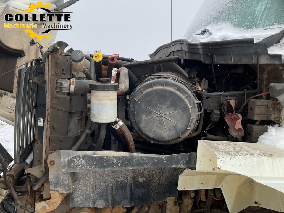 2012 International workstar 7300 truck - Image 4