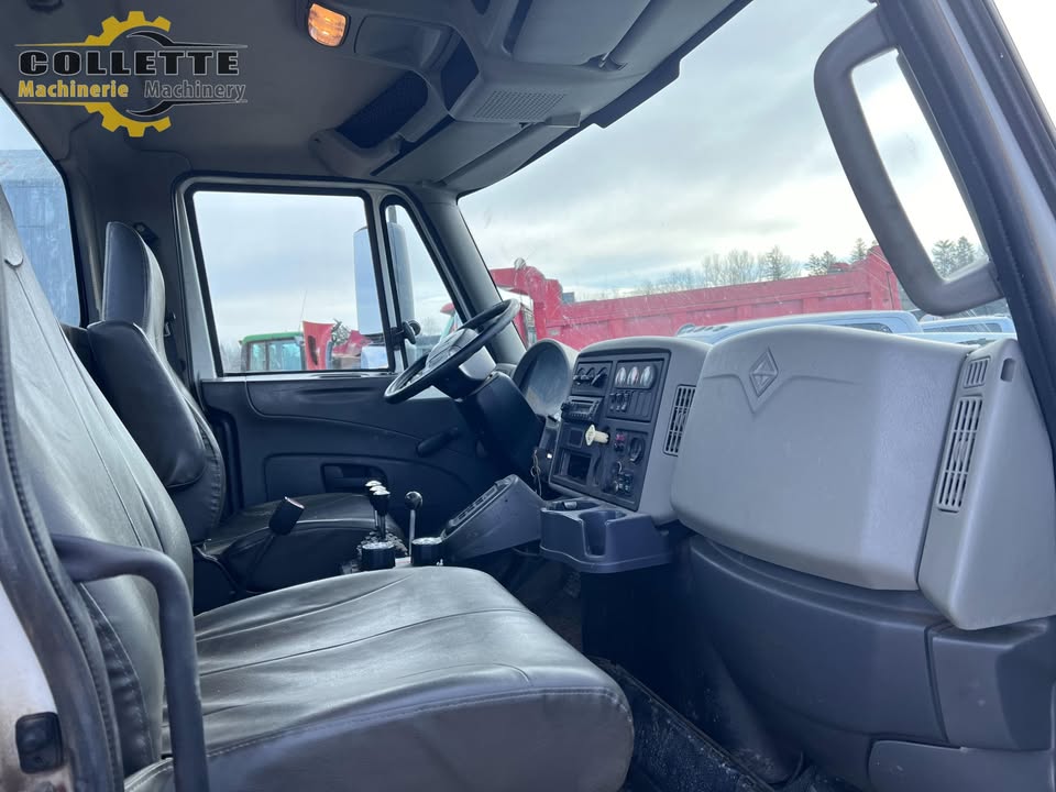 2012 International workstar 7300 truck - Image 7