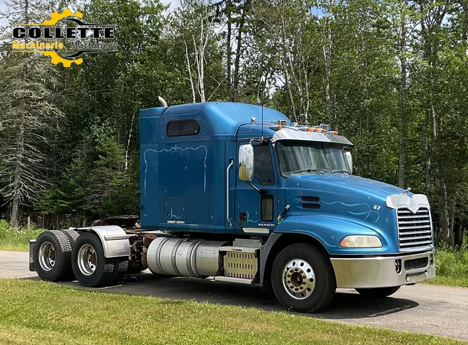 2013 Mack cxu613 (pinnacle) - Image 3