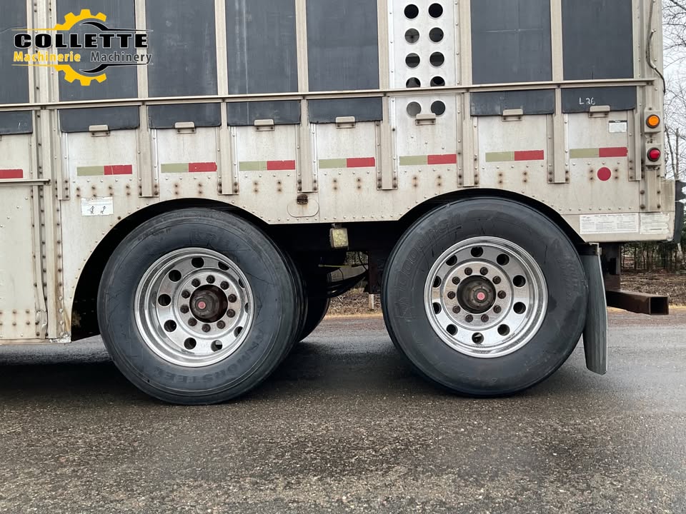 2008 MERRITT 48' livestock trailer - Image 11